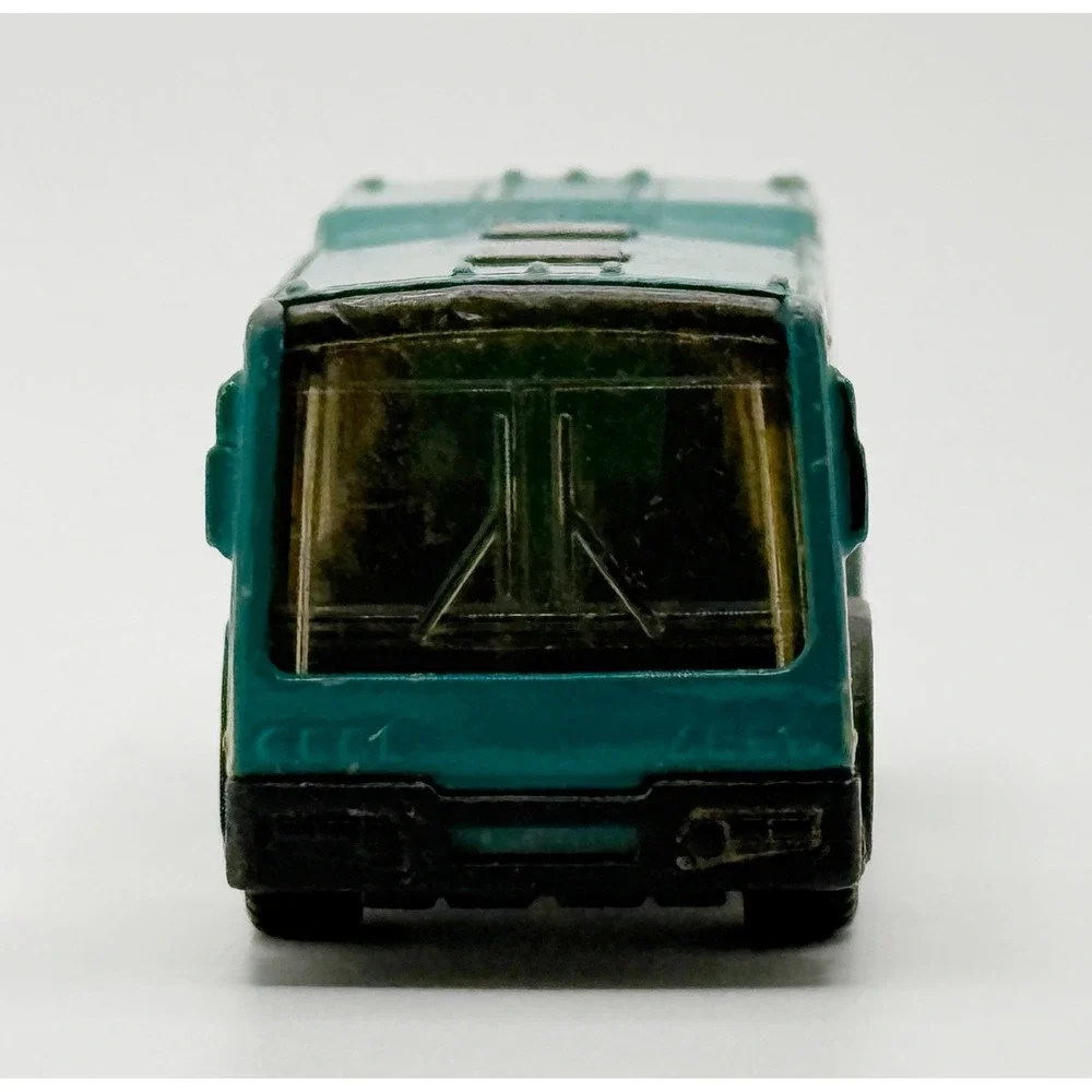 Matchbox City Transit Bus Teal/Yellow 2004‎ Generic Casting About 3